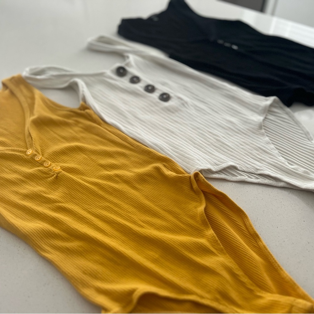 3 for 1 Bodysuit bundle!! X-small - small
